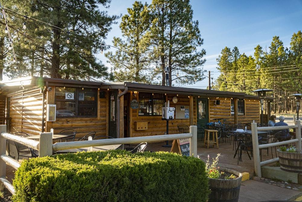 Ski Lift Lodge & Cabins Флагстафф Экстерьер фото